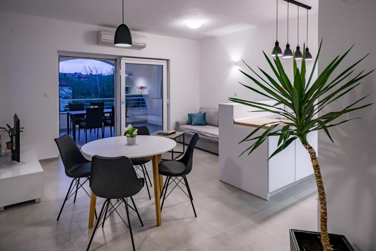Apartmani Villa Zora Lopar Exteriör bild