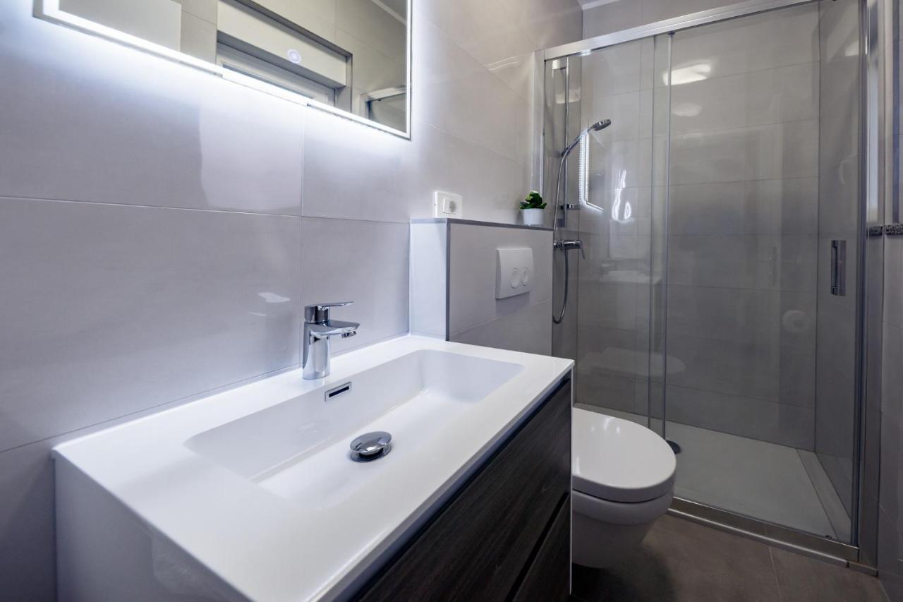 Apartmani Villa Zora Lopar Exteriör bild