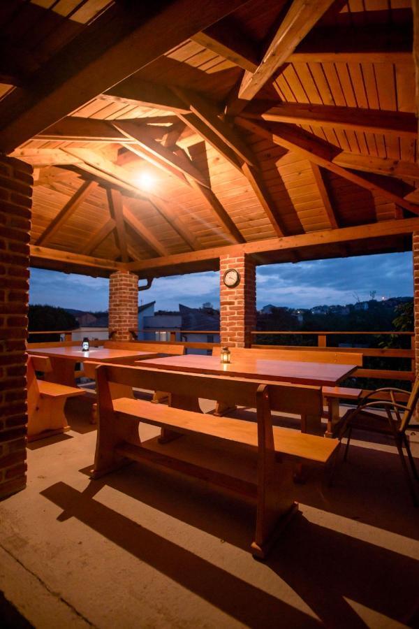 Apartmani Villa Zora Lopar Exteriör bild