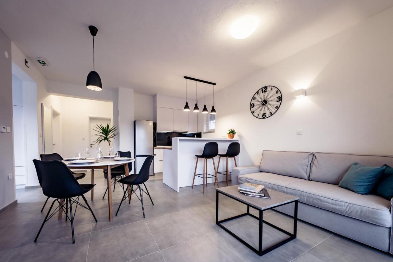 Apartmani Villa Zora Lopar Exteriör bild