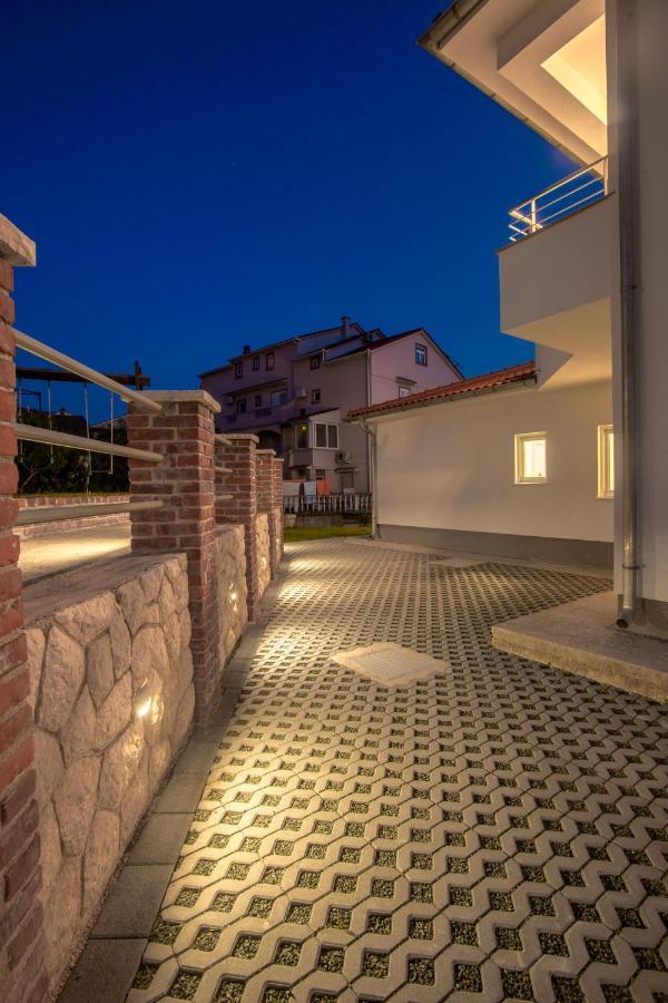 Apartmani Villa Zora Lopar Exteriör bild